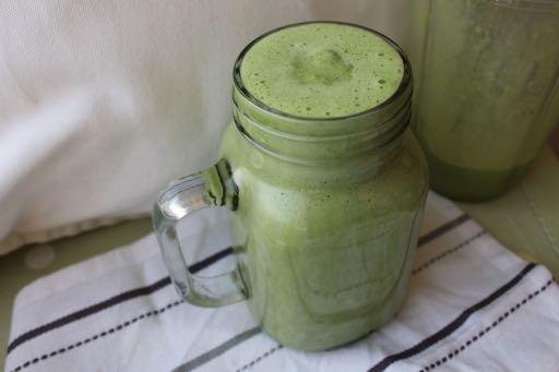 SPINACH PEANUT BUTTER BANANA SMOOTHIE 100g Frozen Banana 3-4 Ice Cubes 200ml Almond milk Large Handful Spinach 20g Protein Powder 20g Peanut Butter 27 Serves 1 Blend ingredients in a good blender Add