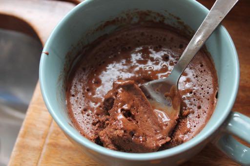 MELT IN THE MIDDLE CHOCOLATE MUG CAKE 20g Chocolate Protein Powder 10g Coconut Flour 1/2 tsp