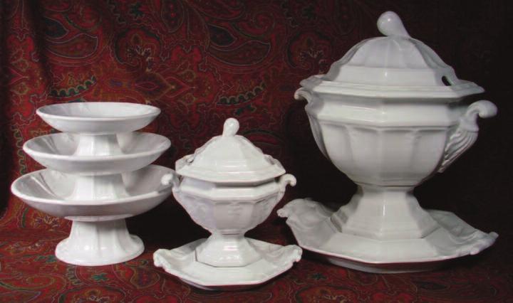 shape (see photo) - Surprisingly the tea and toilet sets, tazzas, plates and platters are not like