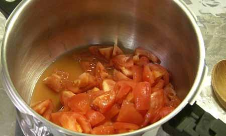 5 4 Chop the tomatoes coarsely (they ll be blended
