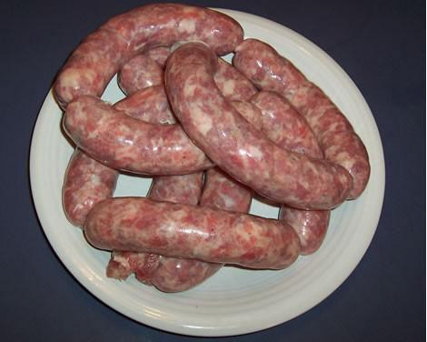 This sausage is also very popular in long spiral ropes which are placed on two long skewers and grilled whole over