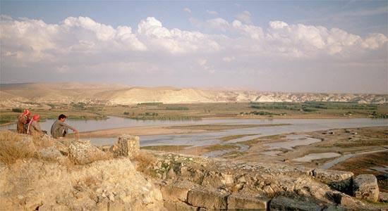 Geography of the Fertile Crescent The Big Idea The valleys of the Tigris and Euphrates rivers were the site of the world s first