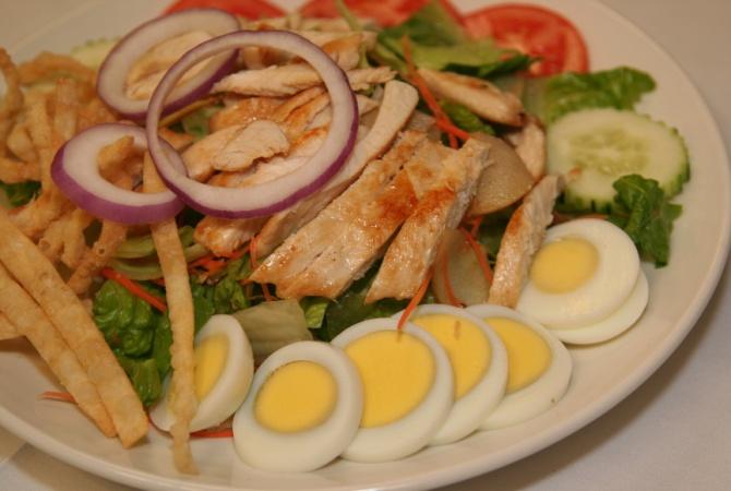 GET LEAN ON THAI GREENS 15. Roasted Chicken Thai Salad (Peanut Dressing) WHAT SO SPECIAL?