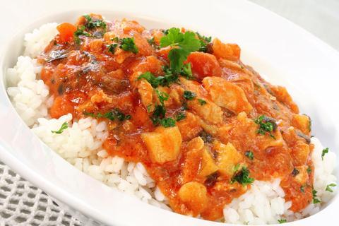 Curry 250g Cooked chicken 1 Onions 2 Cloves of garlic 1 Tablespoons oil 1 Dessertspoon curry powder 1 Teaspoon ground ginger 150ml Hot water 1 teaspoon tomato puree