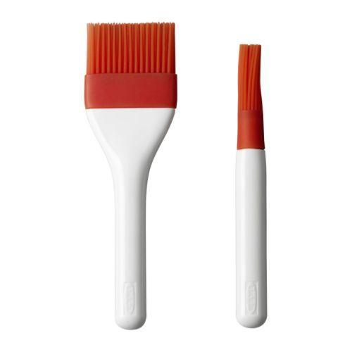 Pastry Brush Made of wood or plastic, with real or artificial hair.
