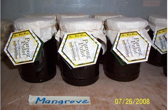 [14] MÁS INFORMACIÓN: CERVANCIA, C.R. A.C. FAJARDO, A.C. MANILA-FAJARDO and R.M. LUCERO. 2012. Management of Philippine Bees: Stingless Bees and Honey Bees. With Bibliography of Philippine Bees.