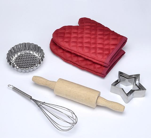 cookie cutter + whisk Box size