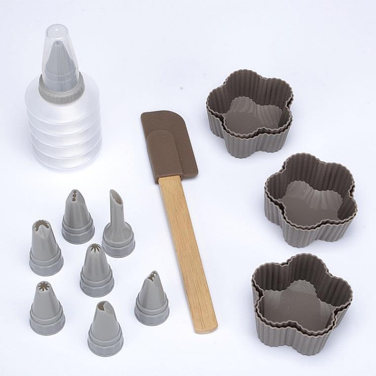 nozzles + cup cake mould Box