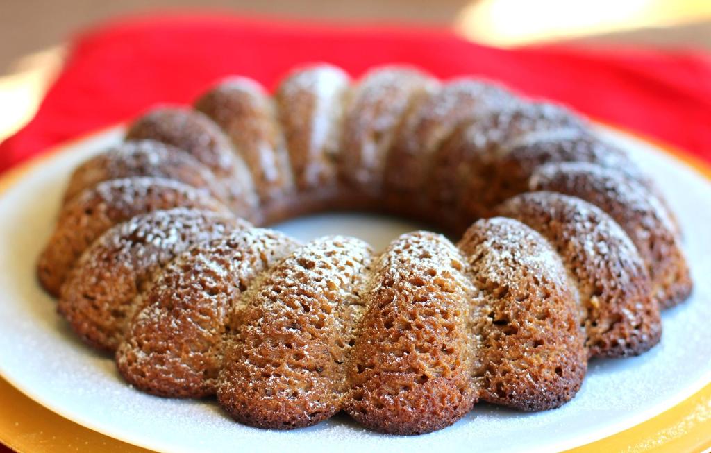 HOLIDAY SPICE CAKE Packed with antioxidant-rich spices, this moist and delicious cake is perfect with a cup of hot cocoa on a chilly