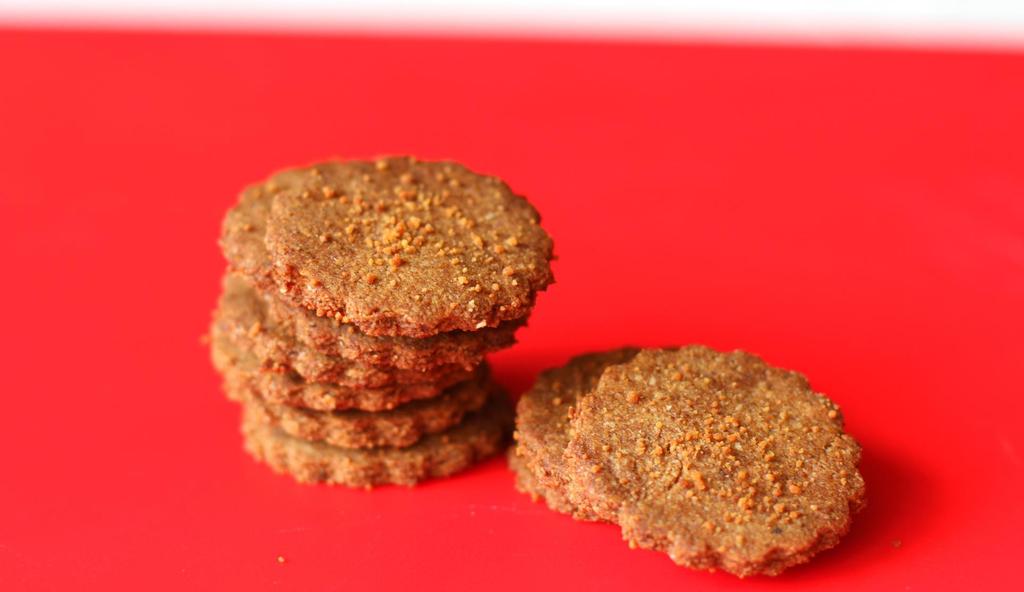 SUPERFOOD GINGERSNAP COOKIES These classic cookies are thin and crispy with a rich