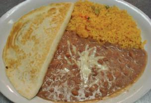 cheese, covered with sour cream PLATILLOS TIPICOS/ TRADITIONAL MEXICAN DINNERS Served with rice, beans and corn tortillas Lomo de