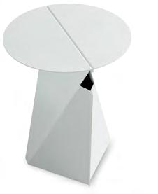 Side table Kaiser The tables of two identical elements combine the exciting contrast of the low strength of the