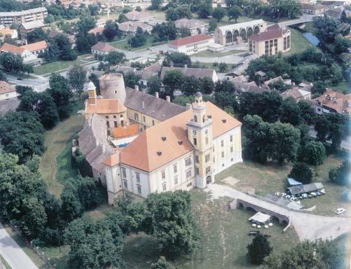 Slika 1. Dvorac Prandau-Normann u Valpovu završila u osječkome Muzeju Slavonije.