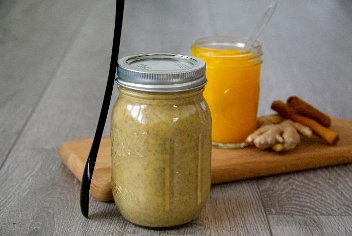 Pumpkin Chia Pudding (the bomb!) [Serves 2]* 2 cups coconut water or filtered water (I prefer coconut water, it s sweeter) ½ cup cashews ¼ cup pumpkin puree (organic canned) or fresh pumpkin 2 tbsp.
