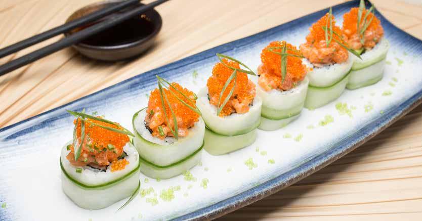 MAKIS SPICY SALMON & CUCUMBER ROLL