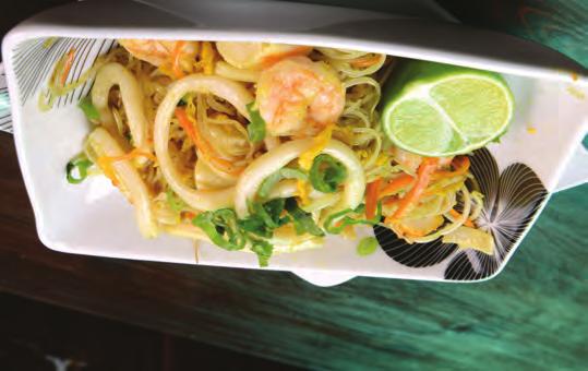 .. 4,70 Sizzling noodles with seafood and vegetables... 5,00 RISO NOODLES Rice noodles with julienne of vegetables.