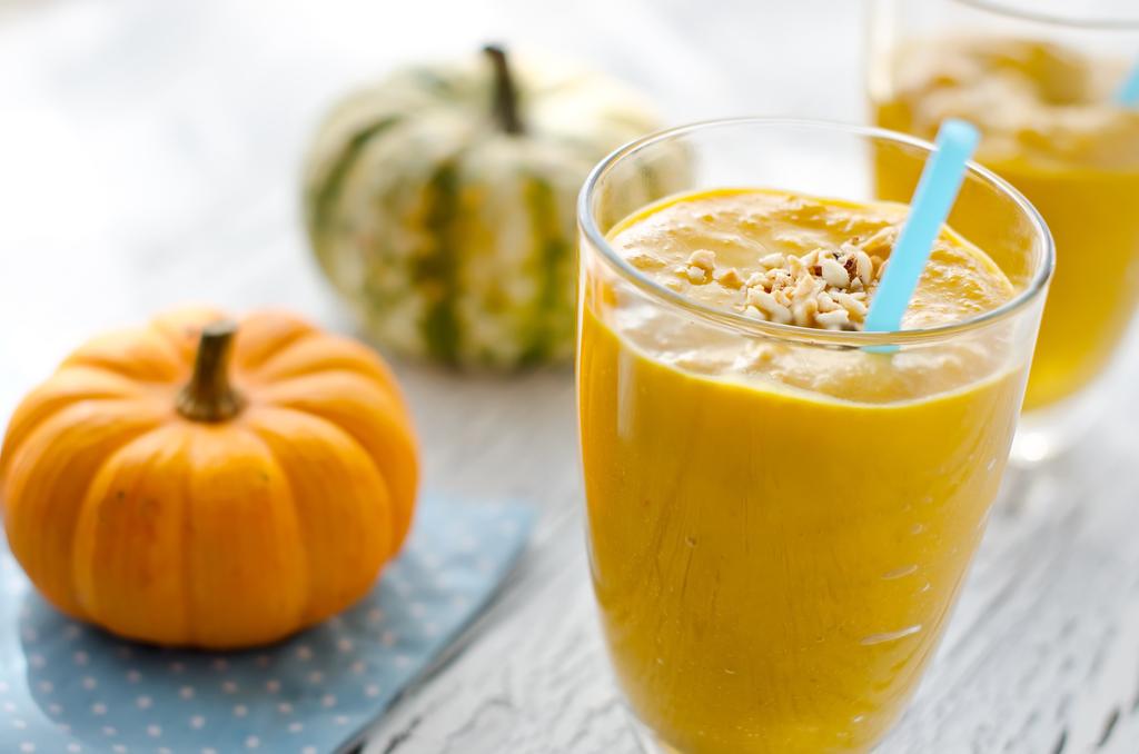PUMPKIN PIE SPICE SMOOTHIE 1/2 cup canned Pumpkin (organic is best) 1 cup Almond milk 1 serving of Vanilla protein 1/2 Banana (can be frozen) 1 Date 1/2 tsp Vanilla extract 1/4 tsp Cinnamon 1