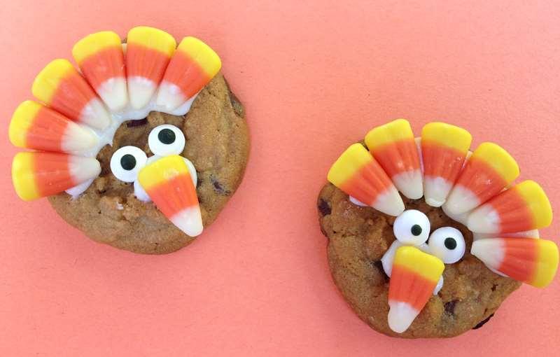 #17: More Candy Corn Turkey Cookies Not to be outdone, here s just one more candy corn turkey treat to make a gobbly good Thanksgiving.