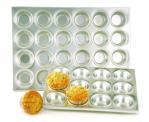 Collapses & disassembles for easy cleaning /storage. Holds 24 cupcakes. Icing Set This 7 pc.