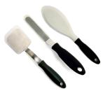 Silicone Baking Tools These Silicone Baking Tools are thin, flexible & durable. Wrapped in silicone to be heat resistant and safe for use on all surfaces. Rounded and angled corners for any pan edge.