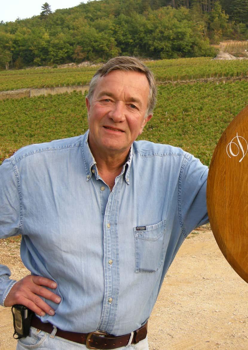 24 DOMAINE DES VAROILLES Domaine des Varoilles combines a number of spectacular vineyards from village to grand cru level. The arrival of Gilbert Hammel in 1990 marked a turning point for the domaine.