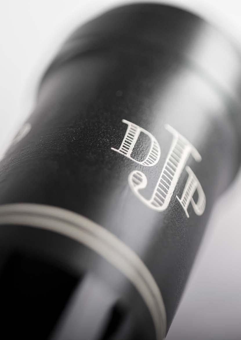 DOMAINE HENRI DARNAT Henri Darnat s aim is to make wines which are both drinkable in youth and age-worthy. He is a restless character, in the best of ways, always striving to innovate.