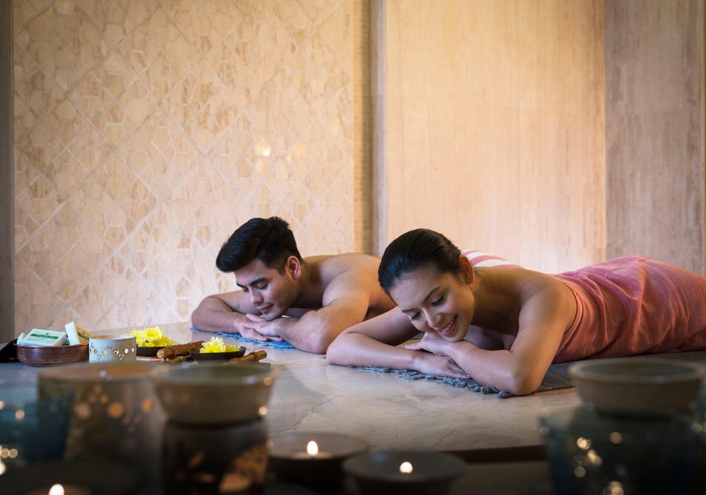 YULETIDE WELLNESS AT TERAZI SPA ALL DECEMBER LONG, TERAZI SPA INVITES YOU TO DECOMPRESS FROM LIFE IN THE CITY, WITH THE GIFT OF WELLNESS.
