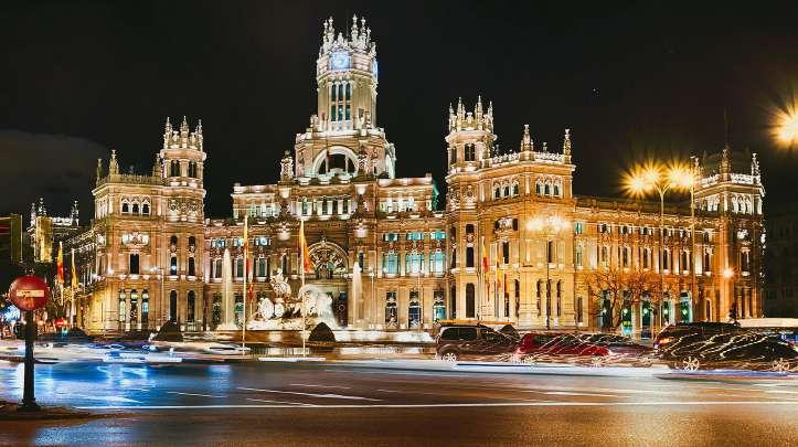 In the same travel, lets improve our time to drive Castilla y Leon, famous by Castles and monuments and of course we will