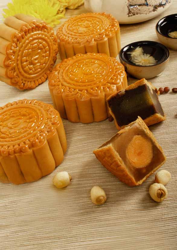 Classic Collection Traditional mooncakes with variety of