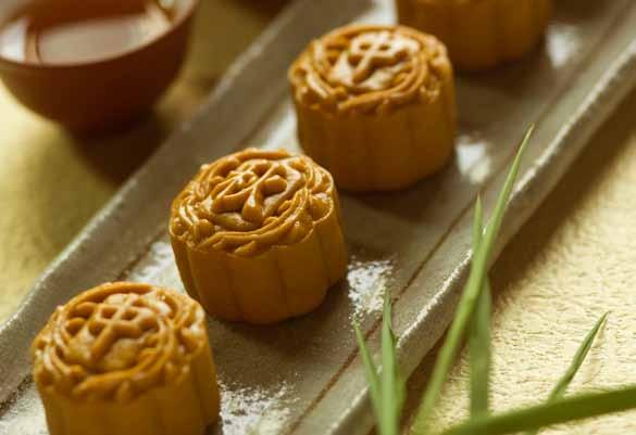 RM42 for a set of 16 pieces Nine Happiness Delectable snowskin mooncakes in flavours of red bean