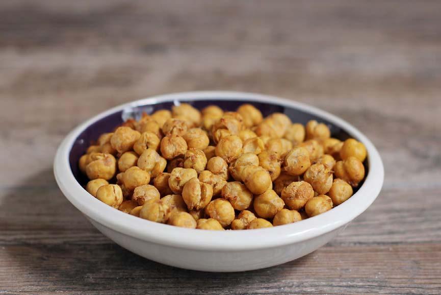 APPETIZERS Roasted Chickpea Snack Roasted chickpeas are a crunchy, healthy snack. SERVES 4 Drain and rinse the chickpeas and pat dry. Put them in a small bowl and drizzle with the oil and lime juice.