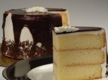 Tortes 6 20 8 Uncut 116BIC 202BIC 300BIC Boston Torte Multiple layers of moist yellow cake filled with a