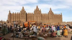 13 The Djenne Mosque in Timbuktu When Mansa Musa returned to Mali from his pilgrimage to Mecca, he ordered a new mosque to be built in the city of Timbuktu.