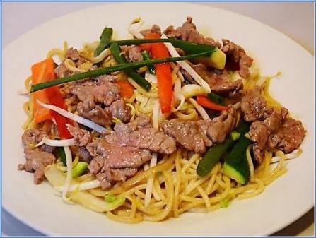 50 Fried noodles with Beef