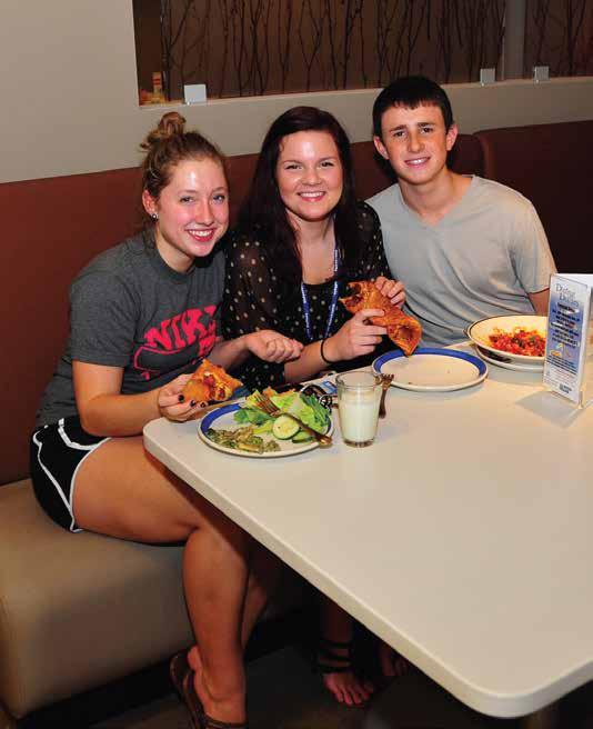 4 Meal Plans Eating on Campus as a First-Year Resident Student To help students transition to college life, first-year students living in residence halls must have a meal plan.