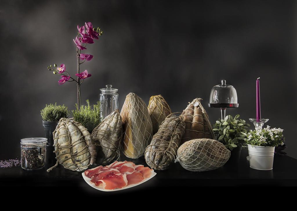 Aurora s typical Deli meats The wide range of Aurora deli meats features unique products such as Coppa di Parma PGI, Culatello and Fiocchetto: