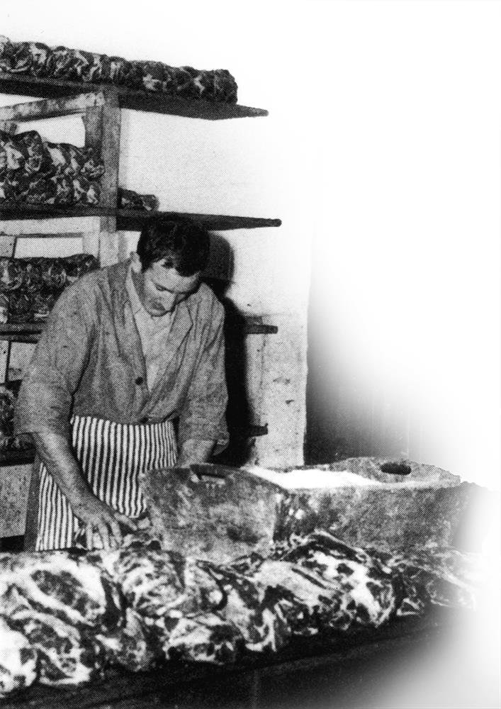 A great and only master Cavalier Dino Dodi founded Salumificio Aurora in 1967 and since then much of the processing, techniques and tricks of