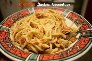 Crockpot Chicken Cacciatore Ingredients: 2 cups sliced mushrooms 1 cup sliced celery 1 cup chopped carrots 2 medium onions, chopped 1 green pepper, cut into strips 4 teaspoons of minced garlic (or 4