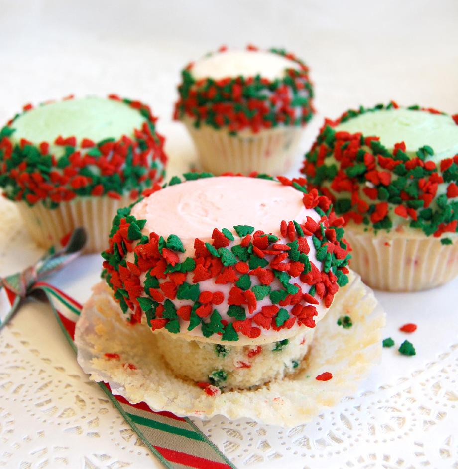 Christmas decorations. 7 WINTER CUPCAKES $32 IN A BOX, $47 IN A TIN Let it snow!