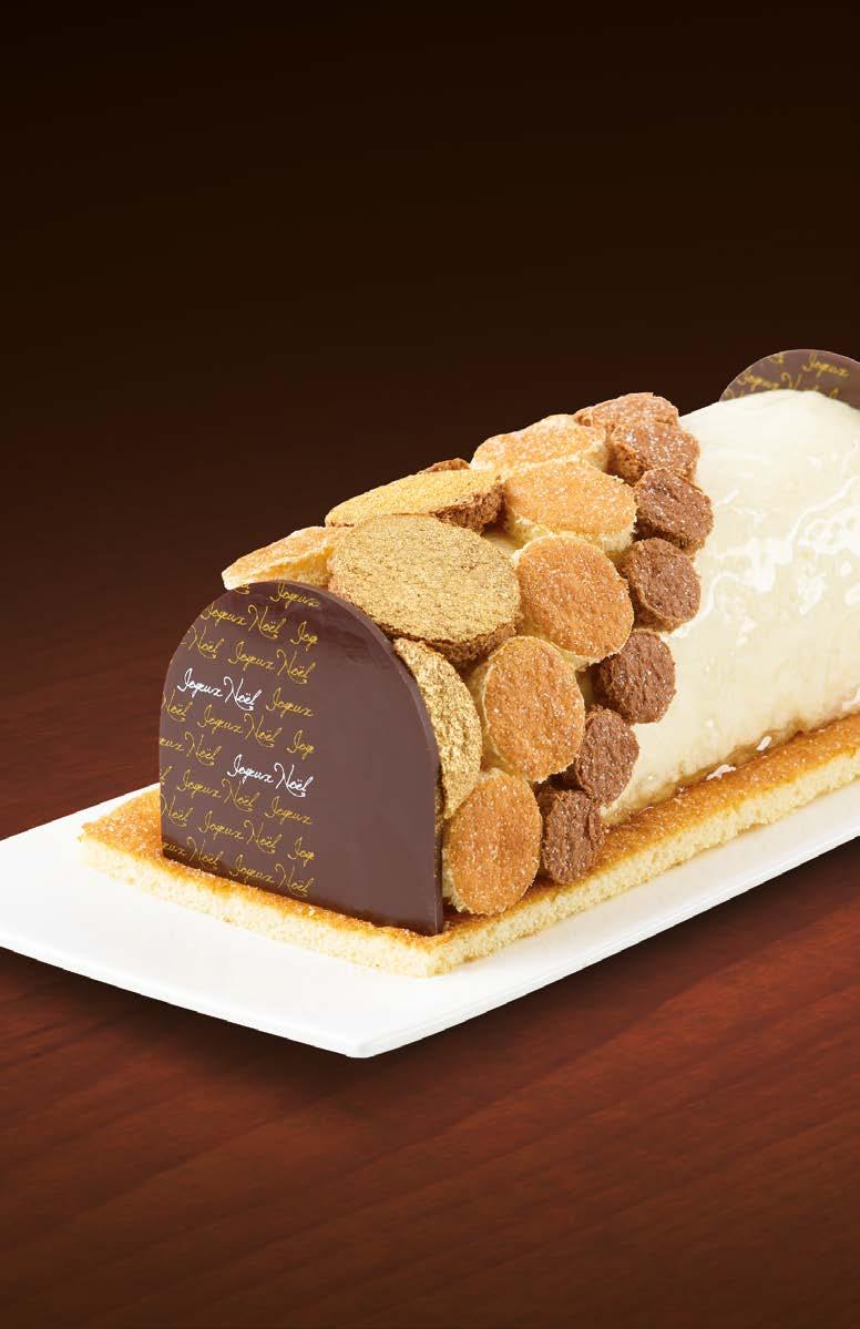 Vanilla Christmas Log with gold Sponge Sheet Caramel apple Compote 400g apples, 150g caramel. Peel the apples and cut into cubes. Cook apples with caramel and refrigerate.