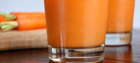 Carrot Apple Ginger Juice This slightly sweet carrot juice gets a punch of flavor from healthy ginger, which is balanced out by a tart apple.