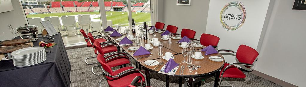 The immaculately furished restaurat, located withi Hilto at the Ageas Bowl ad ispired by Sir Ia Botham, affords guests the opportuity to ejoy local produce from desigated artisaal suppliers with
