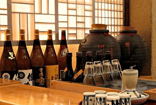 リカーバーン祇園 Serving & Enjoying There are many ways that shochu is enjoyed in Japan. Here is a list of the most common serving styles.