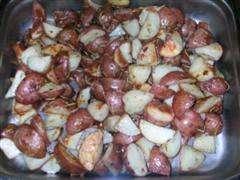 SALT POTATOES - 82810 1 hour on food bar 2 Gallons Water Colander 1 Cup Kosher Salt Measuring Cup 4 Pounds Potatoes Red, Cut in half Spatula 0.