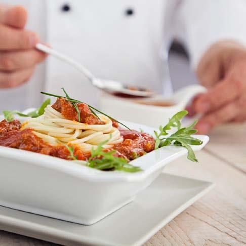 Hotels and Restaurants Top tips for eating out, eating in hotels & ordering takeaways Eating in restaurants or hotels, or buying takeaway food needn t mean fat-laden unhealthy meals.