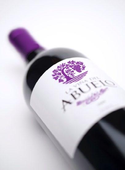 This is a full-bodied wine with a tannin that perfectly combines an intense wine, full of fruit and hints of liquorice, with a long, pleasantly fruity finish.