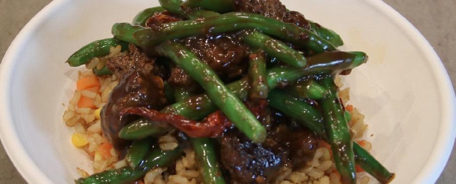 GARLIC GINGER GREEN BEANS WITH BEEF Featuring Minh Less Sodium Kung Pao Sauce KUNG PAO SAUCE CN Crediting M/MA Vegetables (Other) 2 oz.