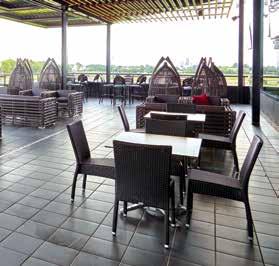 ROSEHILL GARDENS PRIVATE SPACES PRIVATE SUITES Level 3, J.R. Fleming Stand Rosehill Gardens suites offer private indoor and outdoor seating for 20-25 guests, offering panoramic views across the racecourse.