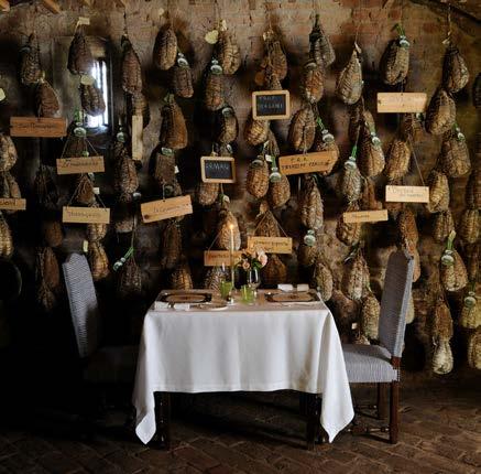 Visit the food laboratories of Culatello and enjoy the luxury of an aperitif in the cellars delicacies that are unique in the world.