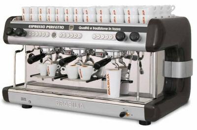 Opus BO3 Traditional Brasilia espresso machine with special Italian design by Architettura Laboratorio. Programmable softtouch buttons for precise volumetric dosing.